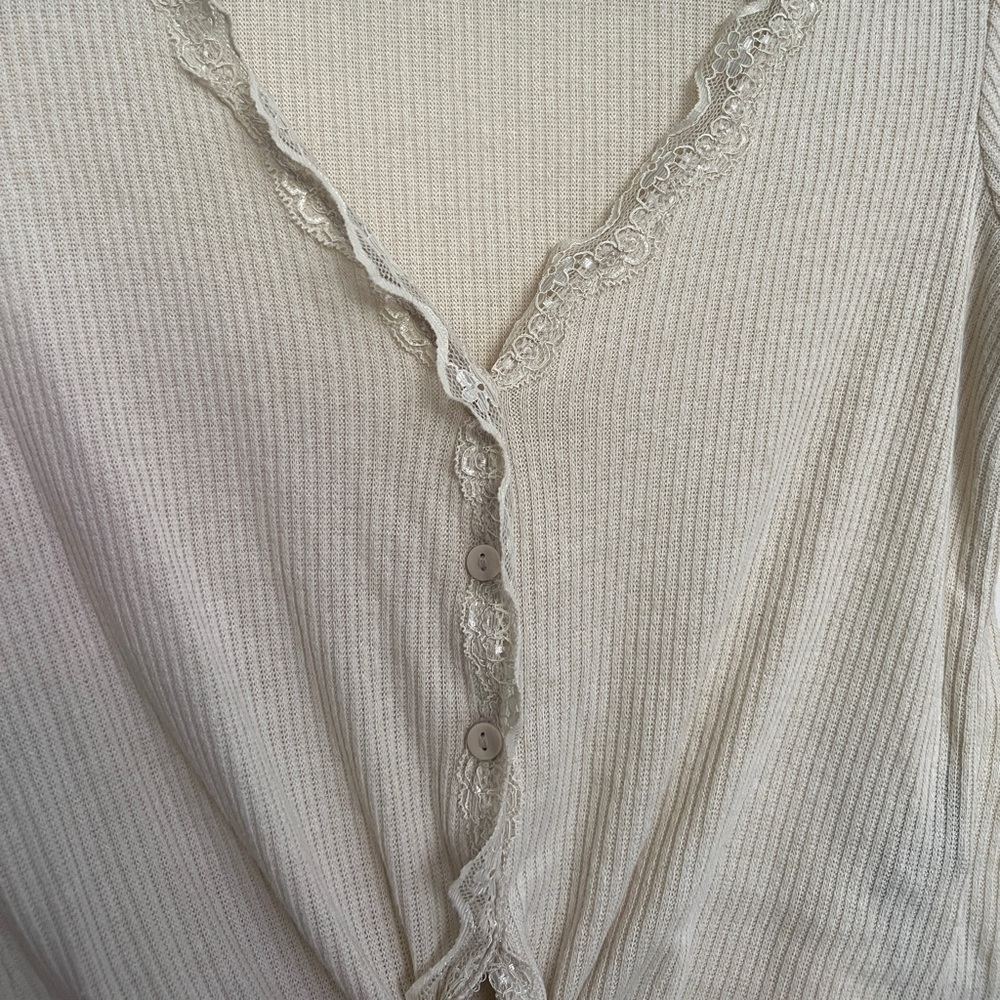 Button up - Picture 2 of 2